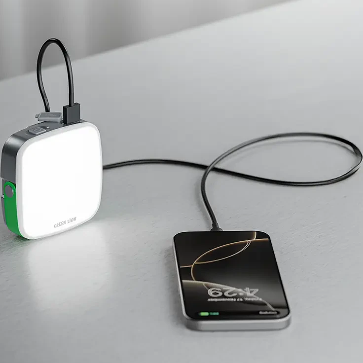چراغ LED گرین لاین Lumenix با پاوربانک متصل به گوشی